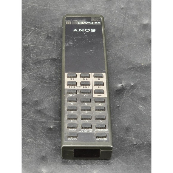 Genuine OEM Sony RM-D190 CD Player Remote Control - Picture 4 of 8